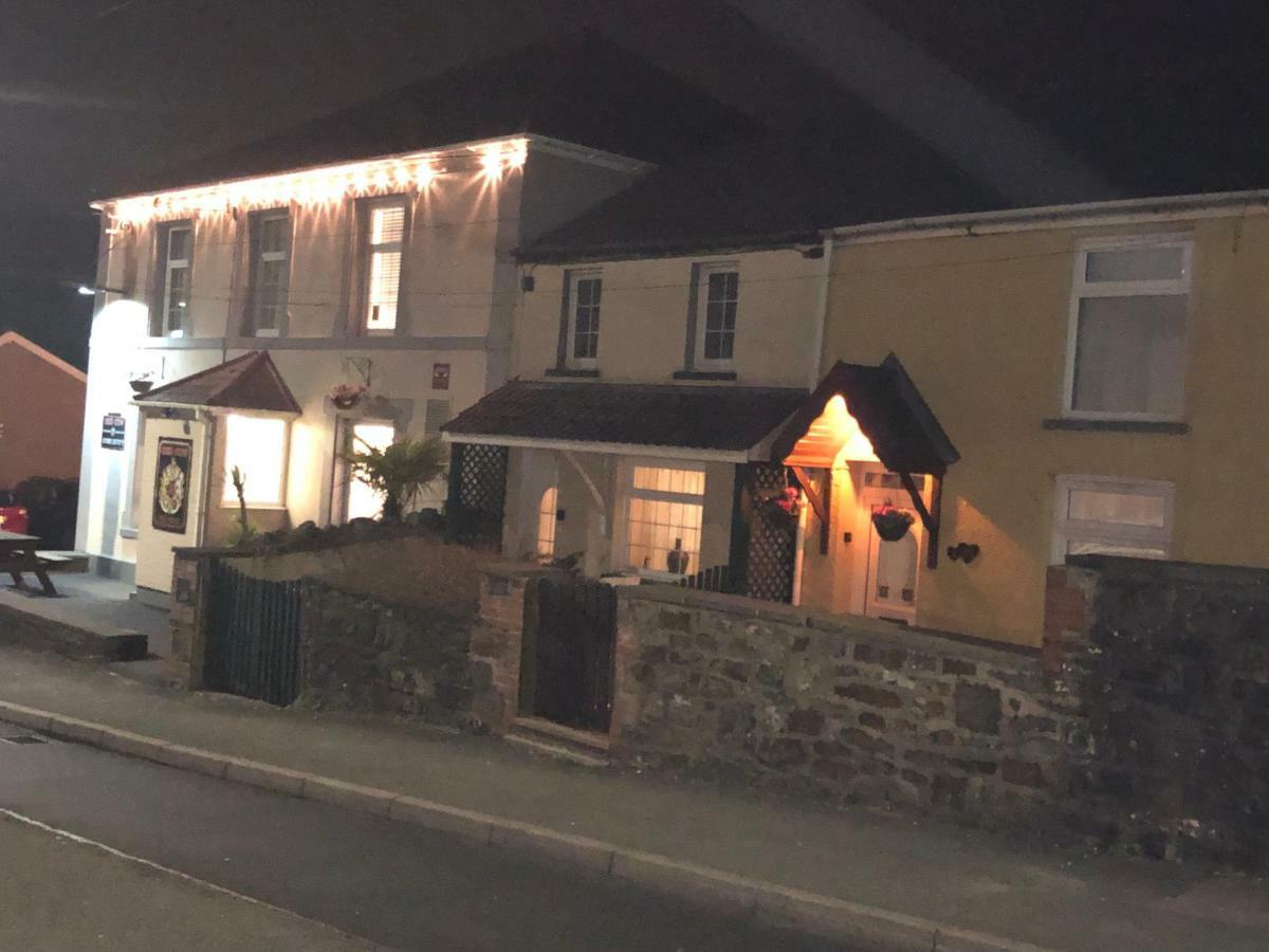 The Cwtch, Log Fire, Sleeps 6, Nr Zip World, Brecon And Bike Park Wales Villa Aberdare Exterior photo