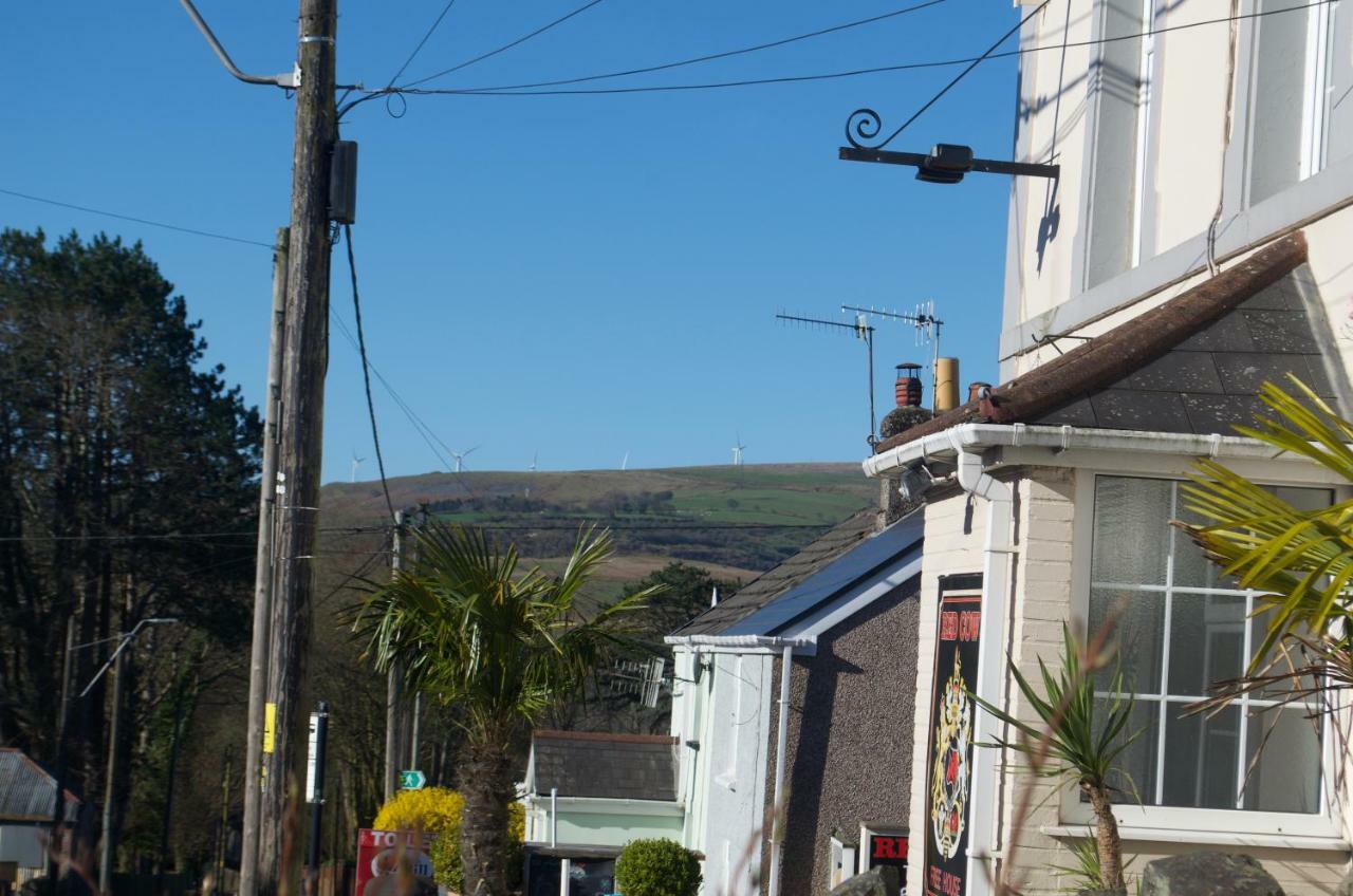 The Cwtch, Log Fire, Sleeps 6, Nr Zip World, Brecon And Bike Park Wales Villa Aberdare Exterior photo